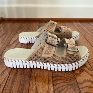 Stylish Leather Upper Tan Sandals With Adjustable Straps